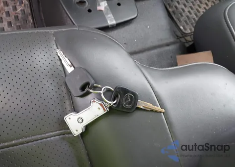 1999 Mazda B3000 Se/Tl из США, поврежденный, VIN 4F4ZR16V1XTM37463